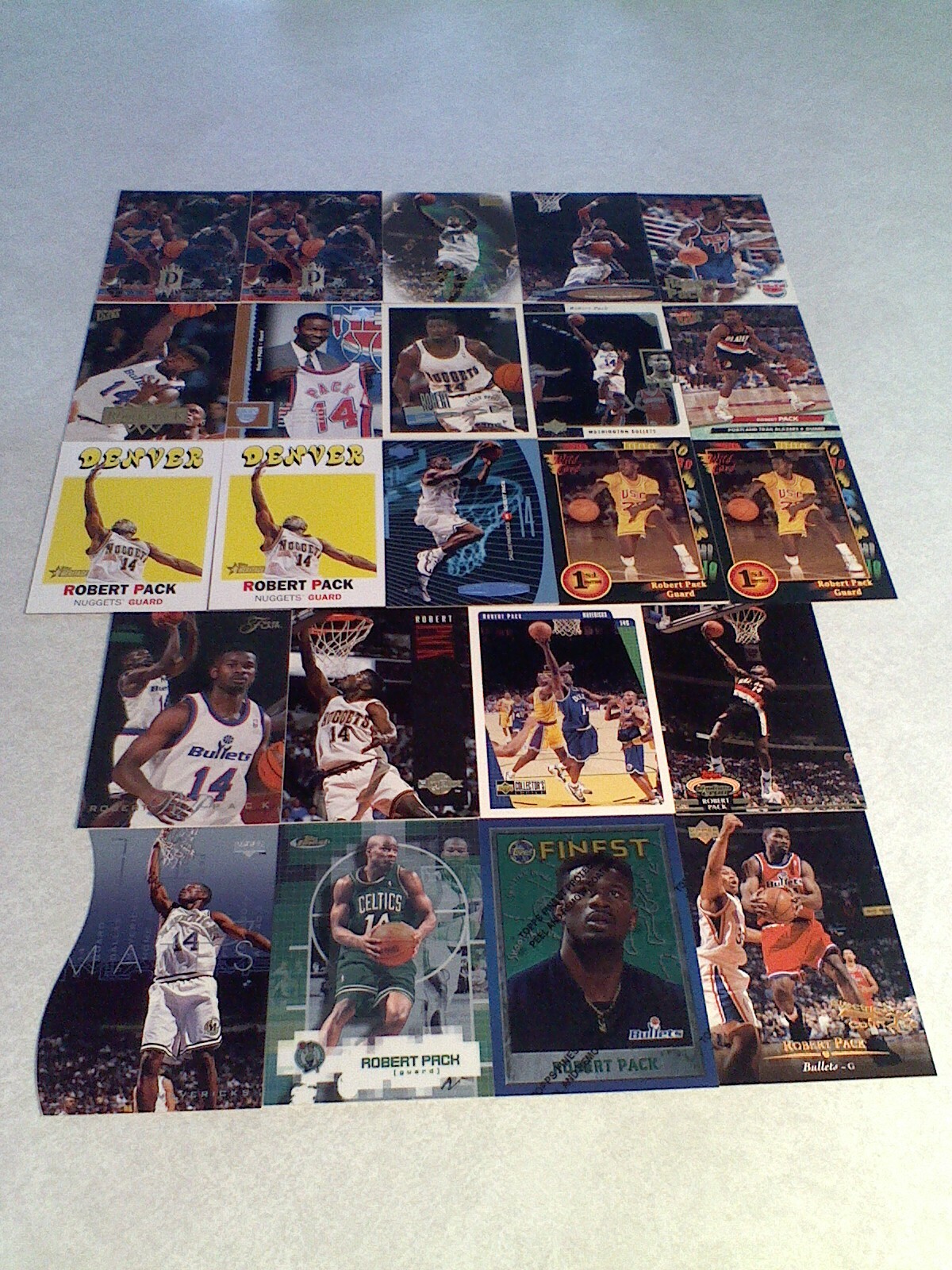 Robert Pack:  Lot of 145 cards.....48 DIFFERENT / Basketball  