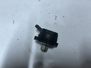 AUDI A3 Limousine 8VS, 8VM 2017 Elektromagnetisches Ventil 04E906048A