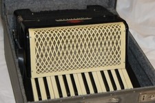 Hohner Akkordeon CANTULIA mit  Original Koffer