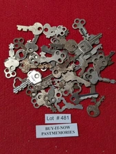 50 VINTAGE MISC. FLAT STEEL LEVER KEYS, ANTIQUE LOCKS & KEY LOT #481