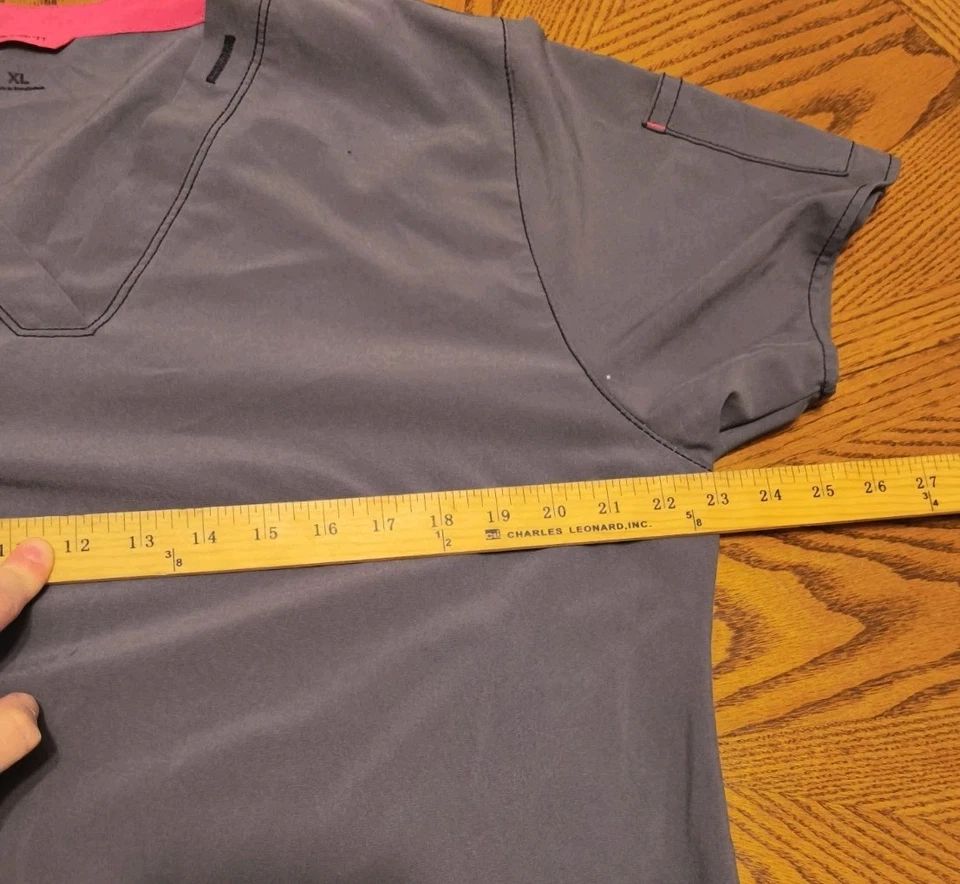 Women’s Carhartt 2Pc Outfit Scrubs Uniform Size Medium Gray Pink Pockets  - Image 4 of 4