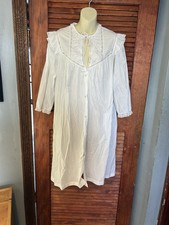 BARBIZON Gown Nightgown Robe Cottagecore Granny Embroidery Modest Large