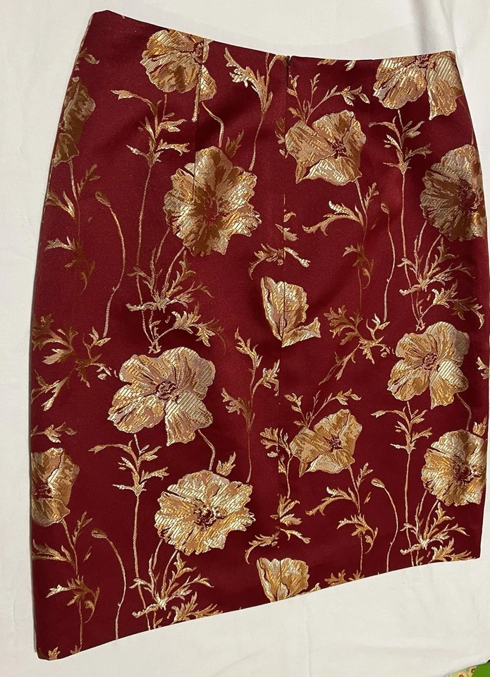 David Meister Embroidered Pencil Skirt Brocade size 6 Dark red and gold, Pretty! - Image 4 of 4