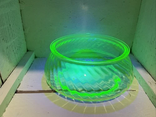 VTG URANIUM GREEN DEPRESSION GLASS CANDY DISH NO LID