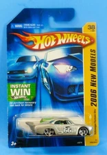 HOT WHEELS 2006 NEW MODELS VOLKSWAGEN KARMANN GHIA REMOVABLE HATCH   1/64