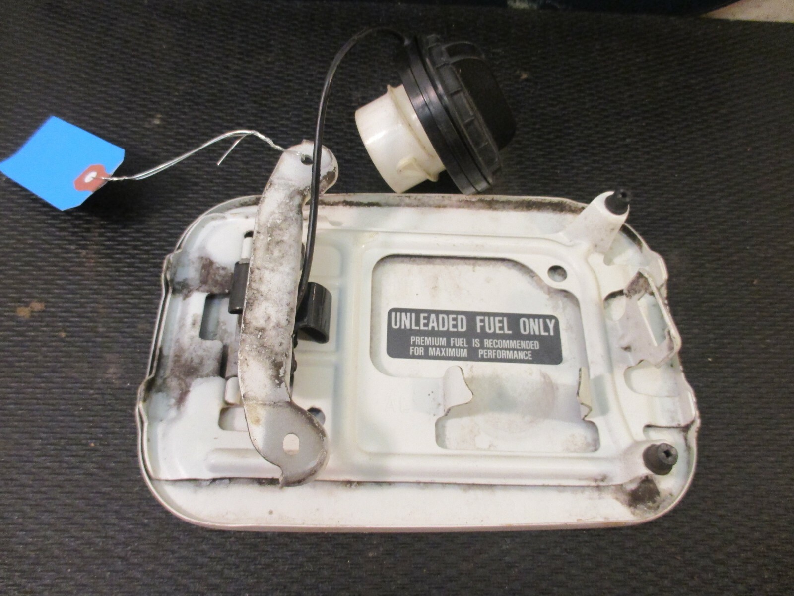 2005 Infiniti G35 3.5L Fuel Filler Gas Door + Cap (WhiteQX1) eBay