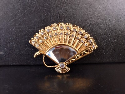 Swarovski Crystal Glass Peacock Fan Feather Exquisite Relief Gold Tone  Brooch - Main Image