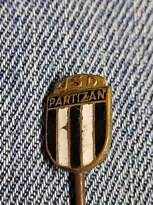 Alte Anstecknadel Fußball JSD Partizan  (153)