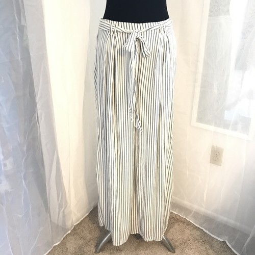 AMERICAN EAGLE OUTFITTERS AE Ivory Blue 