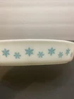 VTG Pyrex White w/ Turquoise Snowflakes Divided Casserole Dish 1 1/2 Quart No Li