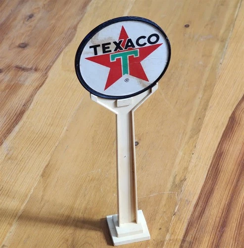 VINTAGE CHILD'S TOY SET TEXACO GAS STATION SIGN PLASTIC AND PAPER 8.5" TALL