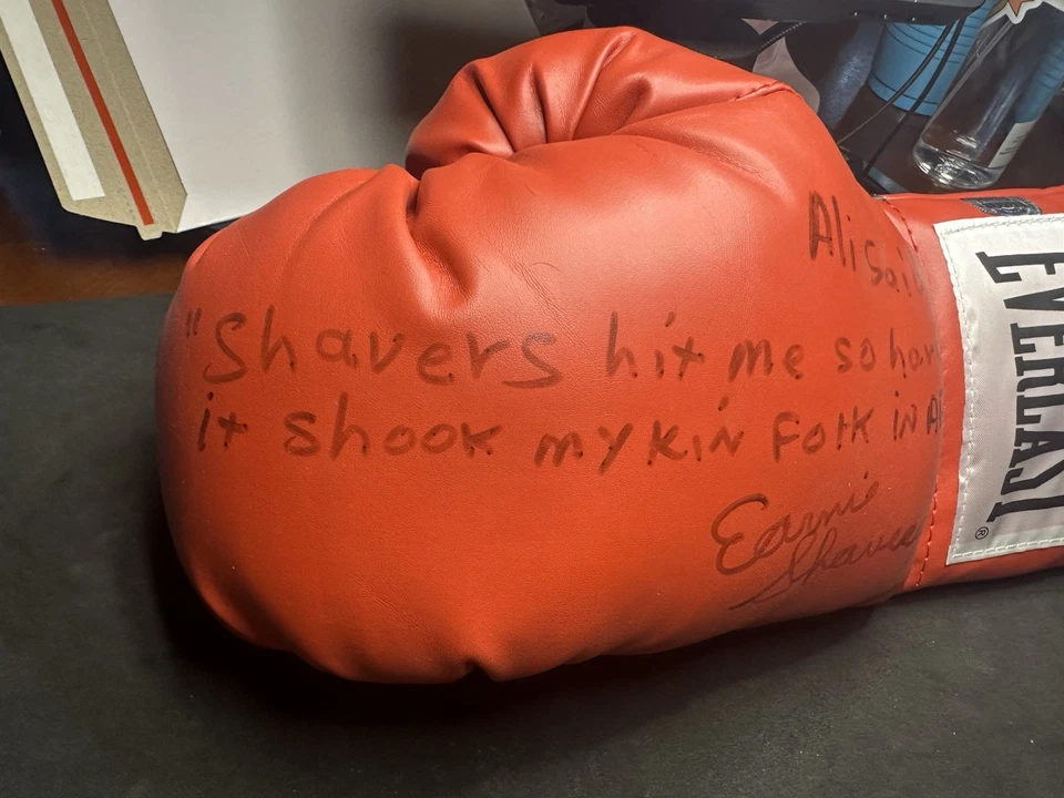 Earnie Shavers Red Everlast Inscribed signed Boxing Glove EARNIE SHAVERS COA - Image 3 of 4