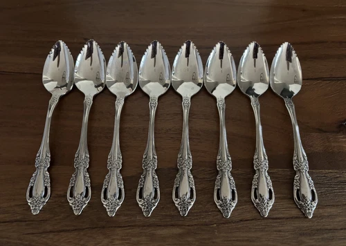 Oneida Raphael  Fruit Spoons Distinction Deluxe Stainless Set of 8 Excellent!