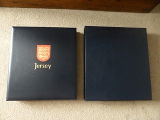 Jersey 2001 10 hingless Stanley Gibbons Davo album with slipcase rf120