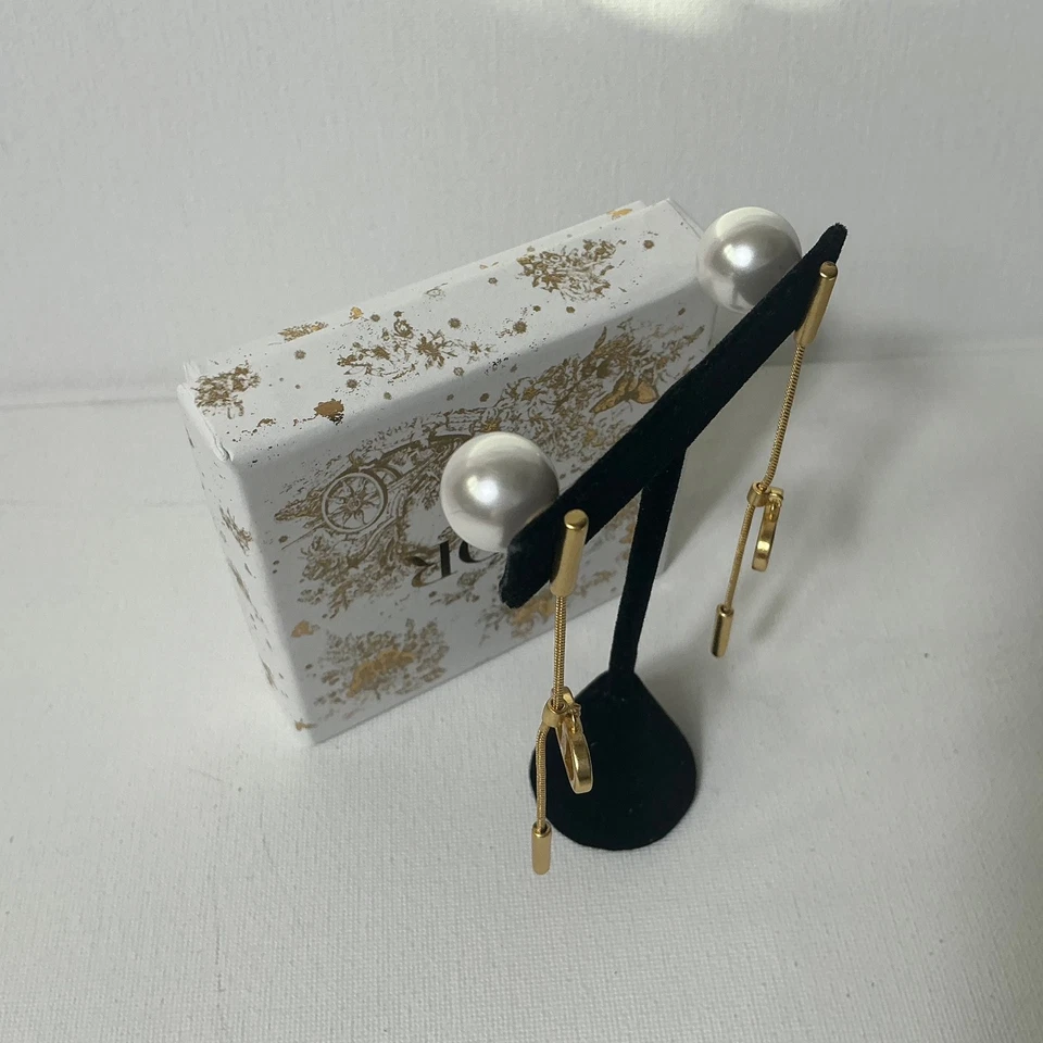 Brincos de ouro retrô autênticos Dior - Imagem 3 de 4