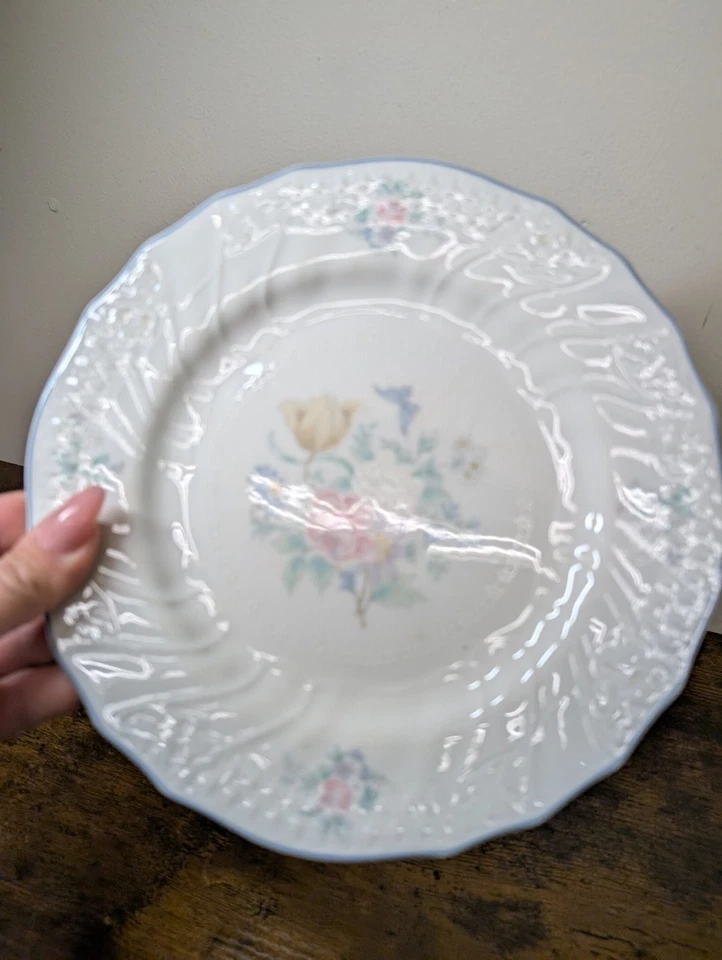 Royal Doulton Valencia The Moselle Collection  8.5" Salad Plate A5 - Image 4 of 4