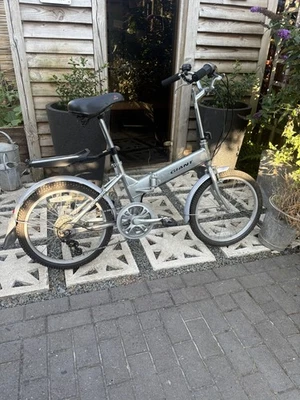 Giant Aluminium Folding Bike 20 Wheels Less Than 30 Miles Good Cond, Garaged!! - Image 1 of 4