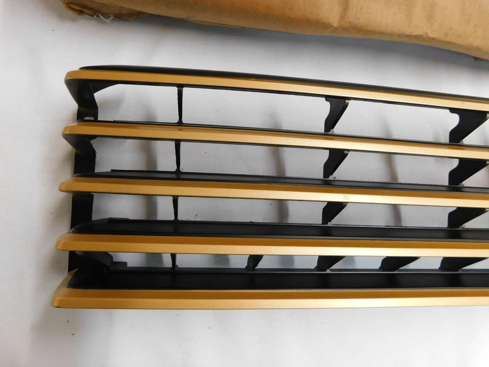 Nuevo de Lote Original Ford 1979 1982 Mercury Capri Grille 1980 1981 RS bordes dorados Foto 2 de 4