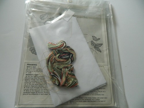 Kit de punto de cruz Dimensions Counted Chickadees and Blossoms 3596 - Imagen 3 de 3