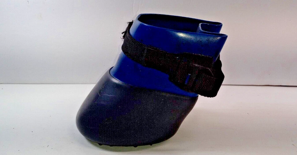 Pair (2) Davis Pro-Fit Boot Size M - Image 4 of 4