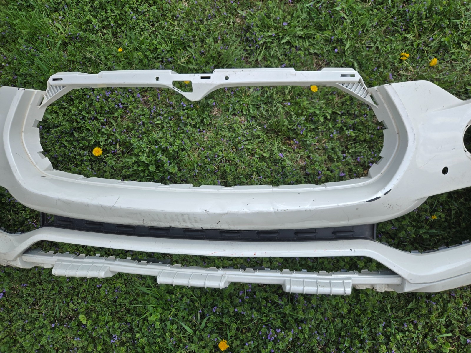 2017 2018 2019 2020 Maserati Levante Front Bumper Cover OEM 670035298