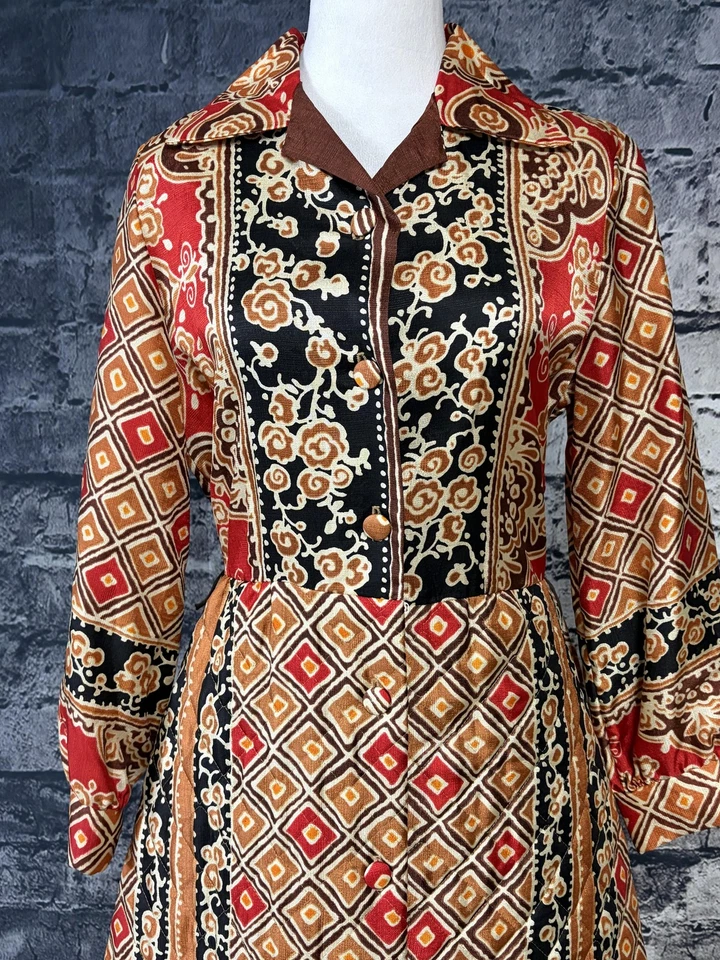 Vintage Van Raalte Housecoat Womens 12 Red Black Brown Quilted Maxi Robe 70s - Image 3 of 4