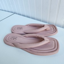 No Boundaries Women's Size 8 M Puffy Thong Flip Flop Sandals Pink