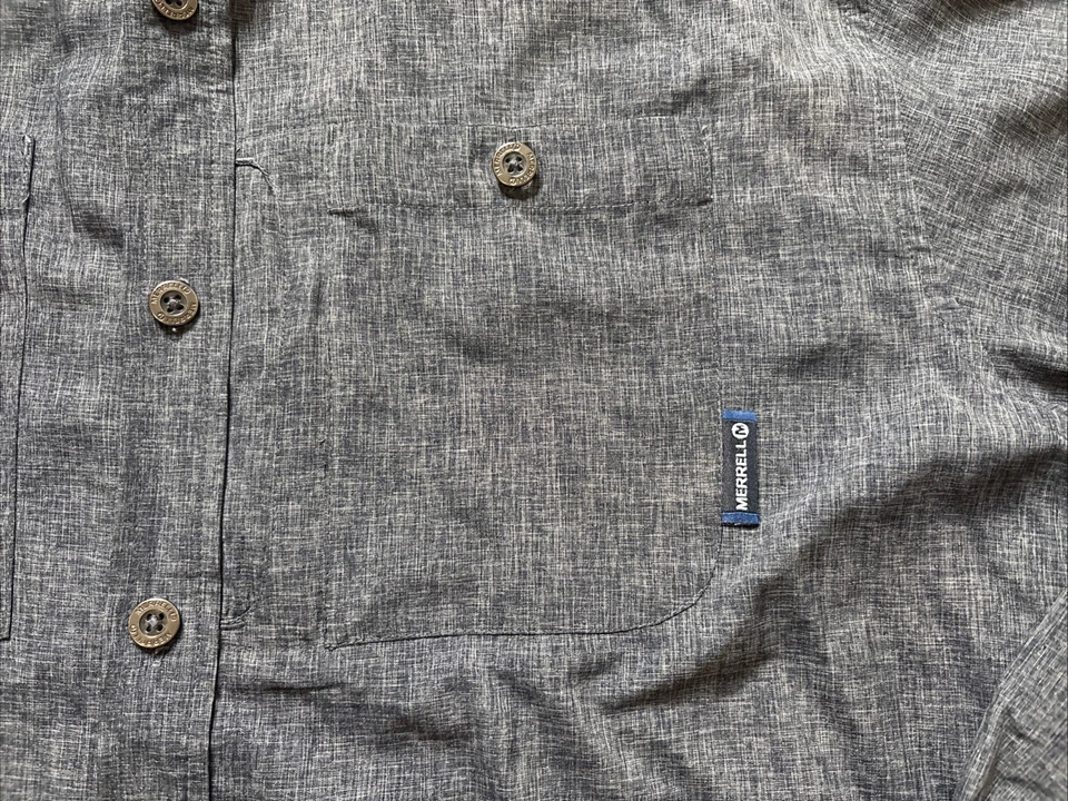 Camisa Merrell Opti Wick Upf 20 para hombre con botones sendero grande  Foto 3 de 4