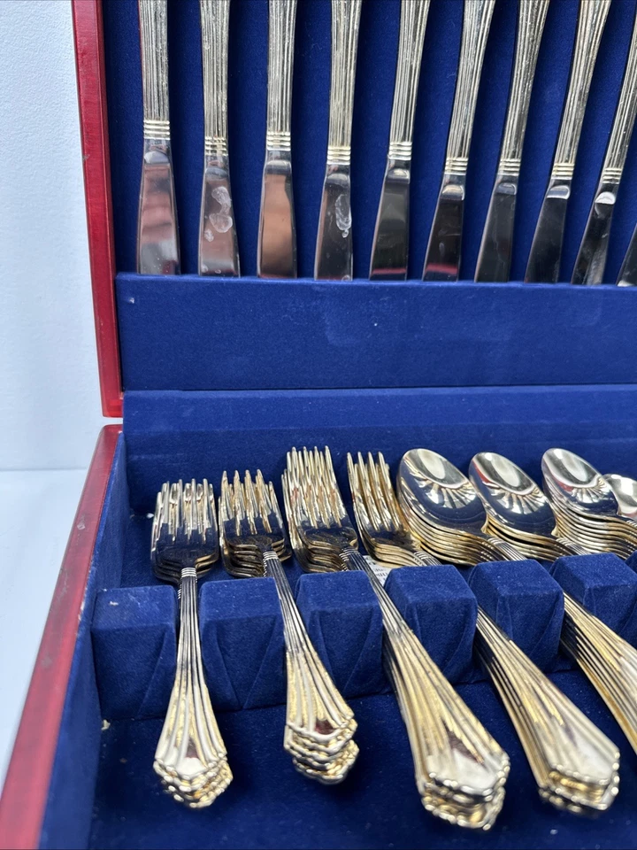 Juego de cubiertos San Marco chapados en oro 24K International Silver Company 25 piezas Foto 2 de 4