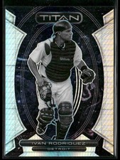 2023 Panini Chronicles #23 Ivan Rodriguez Titan Hyper #/75