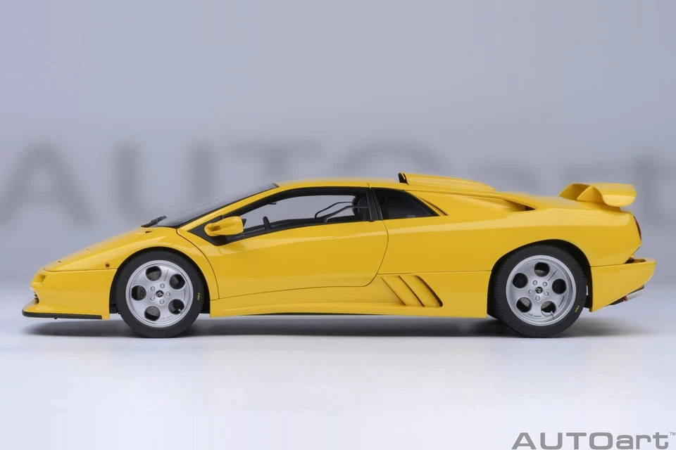 AUTOart 1/18 兰博基尼暗黑破坏神 SE30 Jota 黄色模型汽车日本 — 第 3/4 张图片