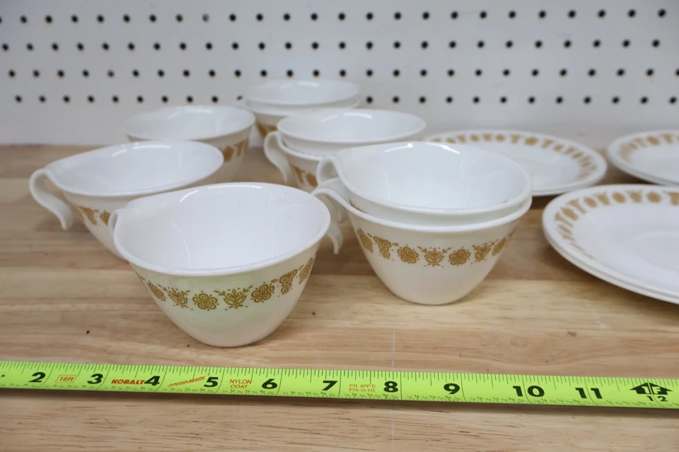 Bonitas tazas y platillos de té Corning Ware Corelle Butterfly dorados vintage usados de 19 piezas Foto 3 de 4