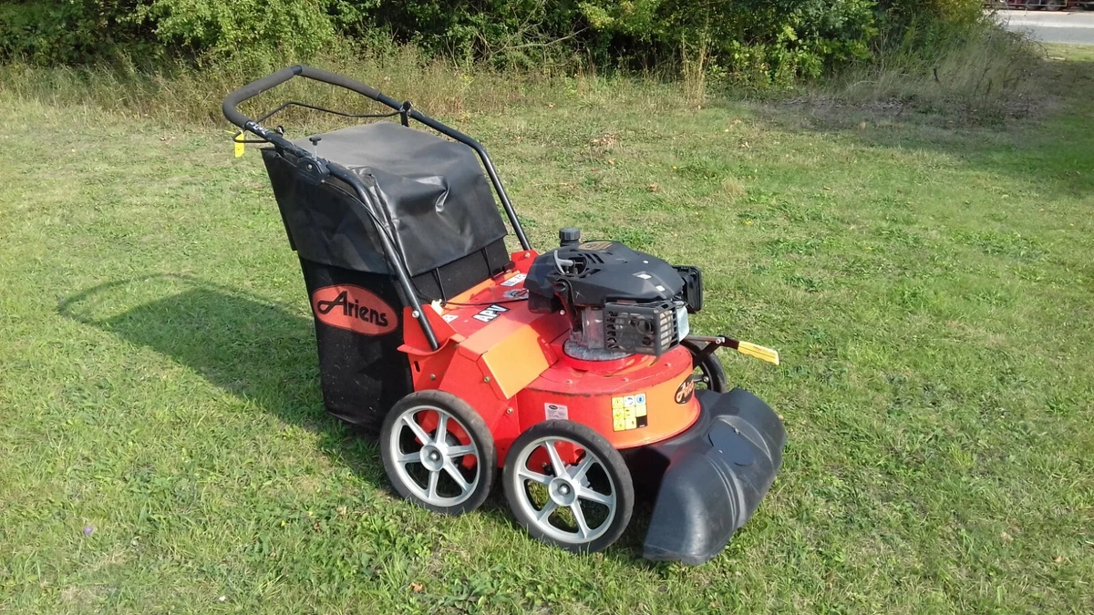 Ariens APV Vacuum leaf collector self propelled