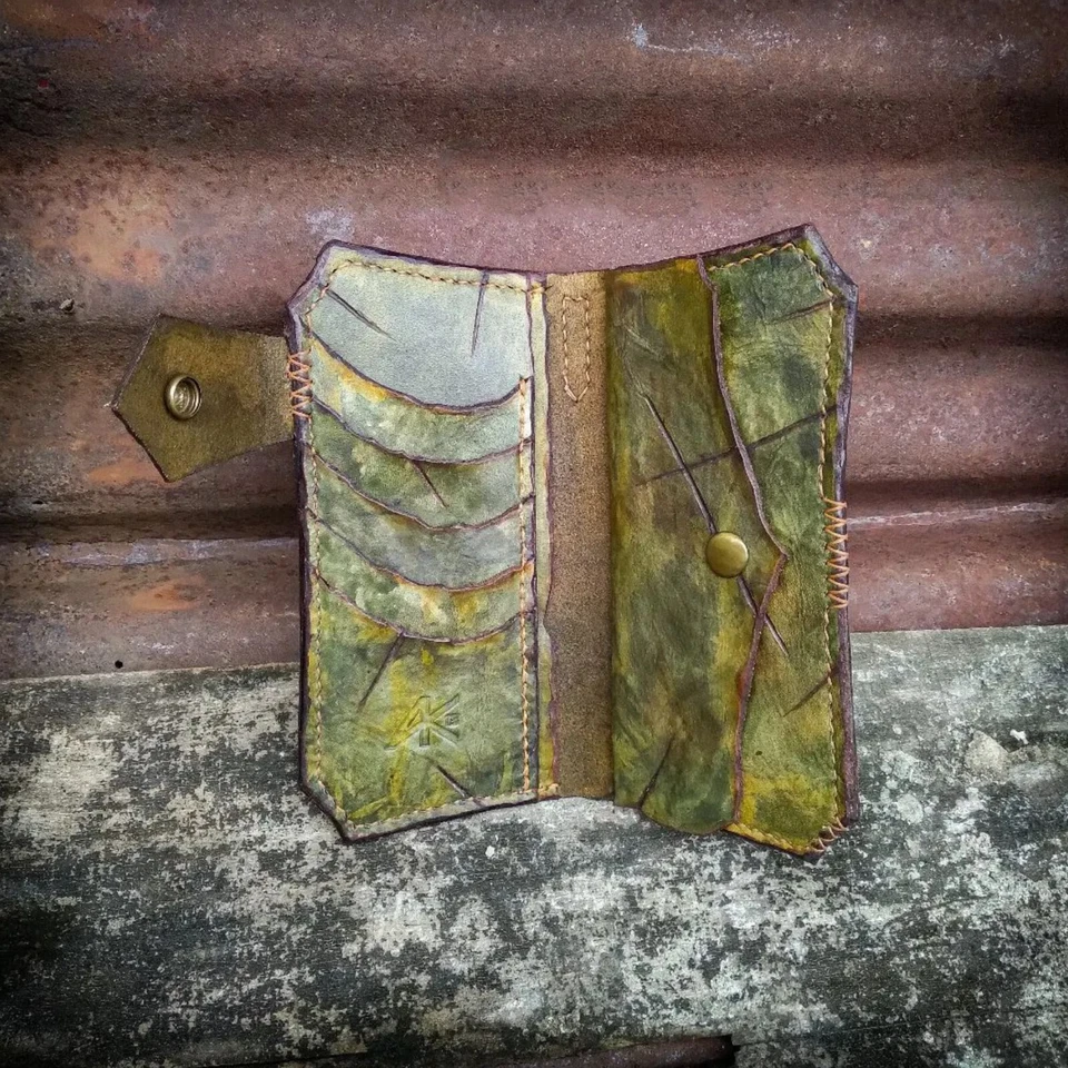 Cartera Larga Tallada Vikinga, Cartera de Cuero Motociclista, Cartera Motor Mecánica Foto 3 de 4