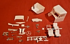 AMT Peterbilt 359 California Hauler Cab and Interior Parts 1/25