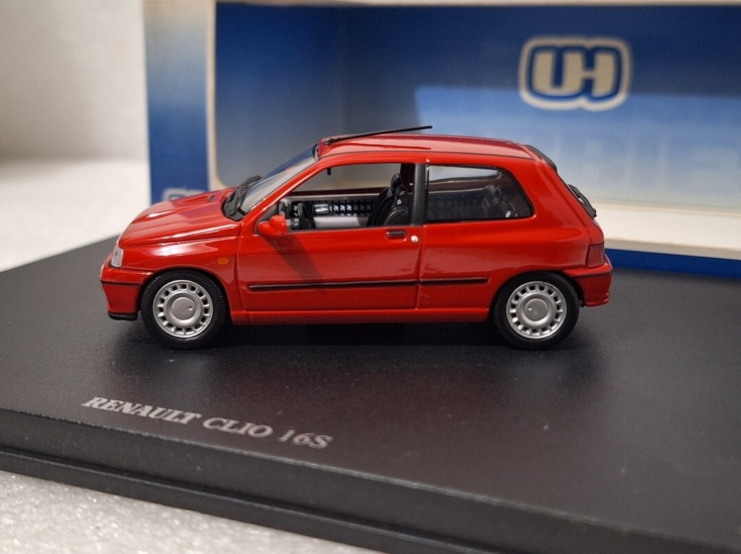 Renault Clio GordiniR.S. 1/43 RENAULT 承認 Renault Clio 16 S 1990 Red 1:43 Universal Hobbies UH2500 EXTREMELY