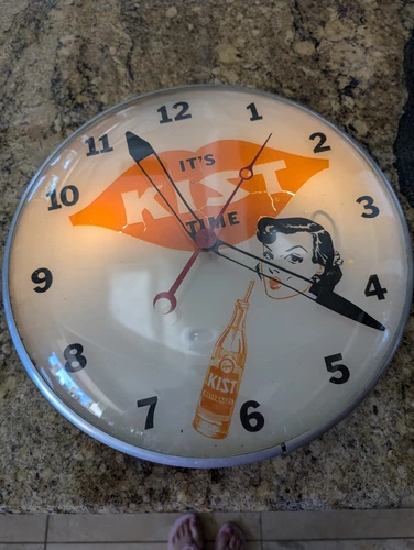 Vintage Kist Soda Bubble Light Up Clock Not Coca Cola Great Working Condition!