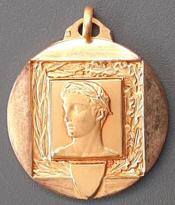 Médaille Football 1958 Meeting FC YONNAIS bronze doré 31 mm ORIGINAL MEDAL - Photo 1/3