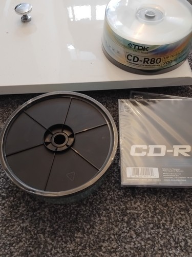 TDK CD-R80 Recordable 50 CD Bundle Plus 2 Phillips Cd-R80 All Sealed - Afbeelding 9 van 10