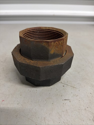 Anvil 2-1/2" Black Malleable Iron Pipe Union Fitting Class 150 FNPT (RUSTY)