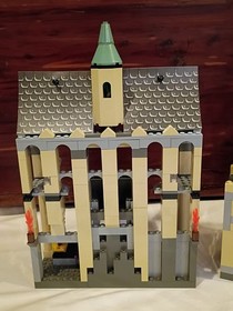 Lego Harry Potter 4709 Hogwarts Castle w/ Minifigs & Instructions No Box