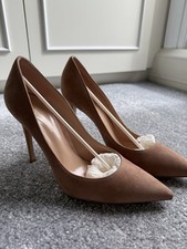 Gianvito Rossi Suede Pointed Toe Heels Camel Nude Pumps UK 7 EU 40 Unworn Box