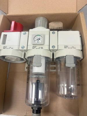 SMC Druckluftaufbereitung Filter Regler Schmierstoffgeber Größe 40 mit Anschluss 1/2''
