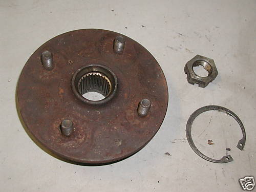 LOTUS ECLAT ORIGINAL **1 OR 2** WHEEL HUB CLIP & NUT 1977