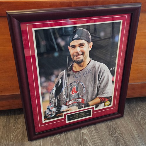 2007 WORLD SERIES MIKE LOWELL SIGNED 16x20 PHOTO MATTED FRAMED w/ PLAQUE & COA - Picture 8 of 9