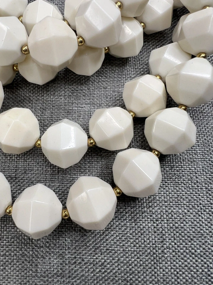 Kate Spade Blanco Cremoso CORTE A LA PERSECUCIÓN Grueso Collar Chapado en Oro Herrajes Foto 2 de 4