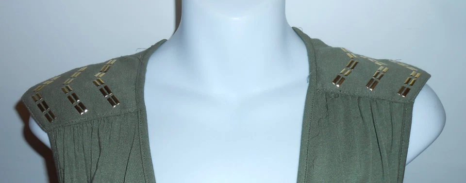 Vestido Kardashian Colección Semi Envolvente Tachonado Cintura Fruncida Verde Ejército L Nuevo con Etiquetas Foto 3 de 3