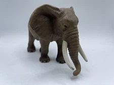 2004 Schlesinger Germany African Elephant Figure