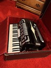 Vintage Hohner Artiste Piano Accordion 120 Bass Made in Italy w/ Original Case — photo 2