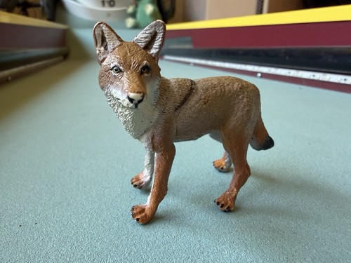 Safari Ltd Adult COYOTE Figure American Wildlife 2010 Wild Canine Dog Toy